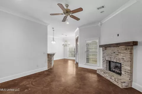 Living - 602 Belle Oak Ln, Brandon, MS 39042 photo 6 of 6