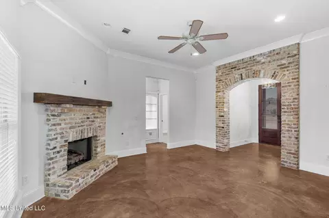 Living - 602 Belle Oak Ln, Brandon, MS 39042 photo 4 of 6