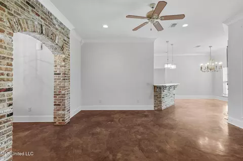 Living - 602 Belle Oak Ln, Brandon, MS 39042 photo 5 of 6