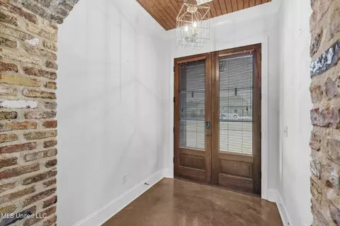 Entry Way - 602 Belle Oak Ln, Brandon, MS 39042 photo 2 of 8