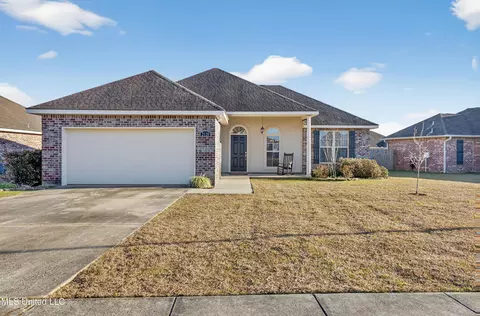 2120 Eva Ave, Ocean Springs, MS 39564