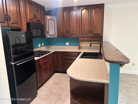 Kitchen - 3906 River Pine Dr, Moss Point, MS 39563 photo 2 of 2