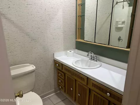Bath - 3906 River Pine Dr, Moss Point, MS 39563 photo 3 of 3