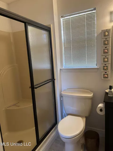 Bath - 3906 River Pine Dr, Moss Point, MS 39563 photo 1 of 3