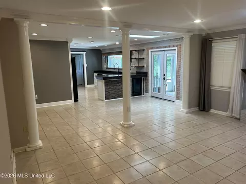 Living - 3906 River Pine Dr, Moss Point, MS 39563 photo 2 of 4