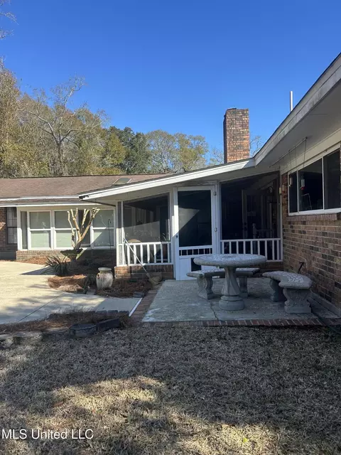 Exterior - 3906 River Pine Dr, Moss Point, MS 39563 photo 4 of 6