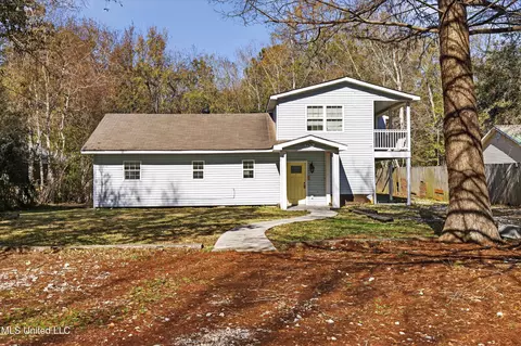 4476 Pierce Rd, D'iberville, MS 39540