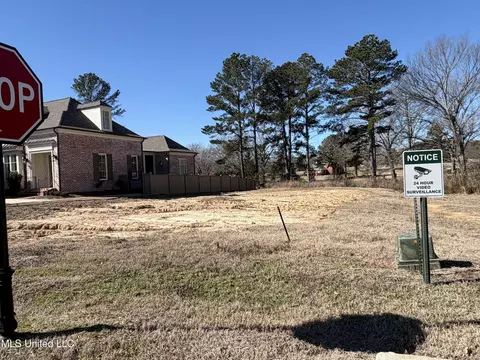 131 Commonwealth Dr, Madison, MS 39110