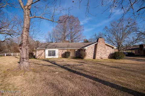 3864 S Siwell Rd, Jackson, MS 39212