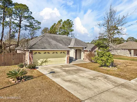 1815 W Amar, Gautier, MS 39553