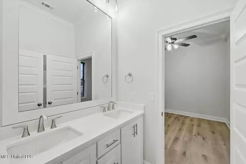 Entry Way - 922 Mullican Rd, Florence, MS 39073 photo 5 of 5