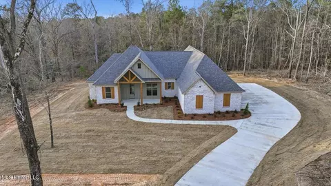 Exterior - 922 Mullican Rd, Florence, MS 39073 photo 4 of 7