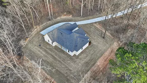 Exterior - 922 Mullican Rd, Florence, MS 39073 photo 6 of 7
