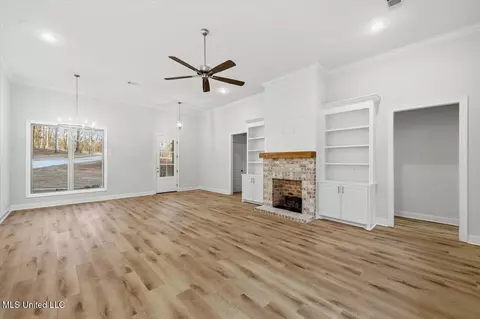 Living - 922 Mullican Rd, Florence, MS 39073 photo 3 of 5