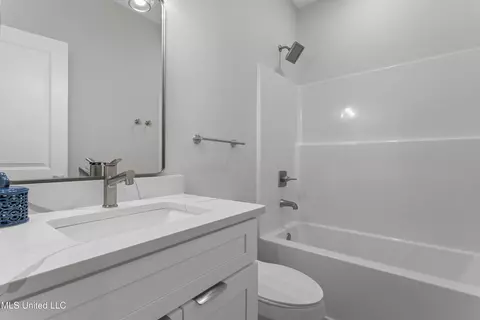 Bath - 2519 Duck Lake Dr, Moss Point, MS 39563 photo 3 of 4