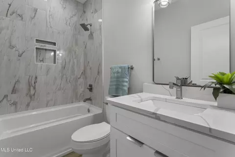 Bath - 2519 Duck Lake Dr, Moss Point, MS 39563 photo 4 of 4