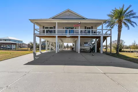 109 Janelle Dr, Bay Saint Louis, MS 39520