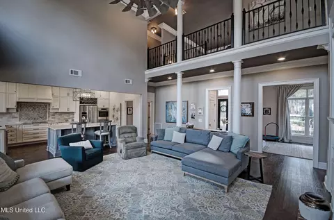 Living - 340 Sherborne Pl, Flowood, MS 39232 photo 3 of 4