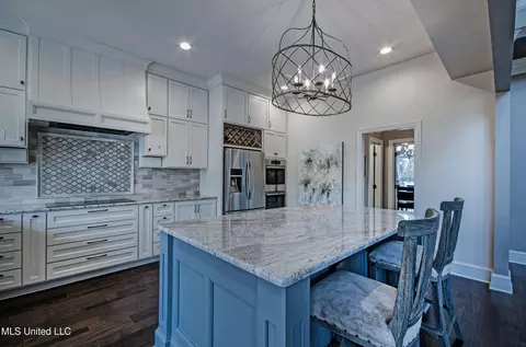 Kitchen - 340 Sherborne Pl, Flowood, MS 39232 photo 1 of 5