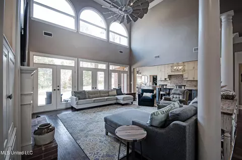 Living - 340 Sherborne Pl, Flowood, MS 39232 photo 1 of 4