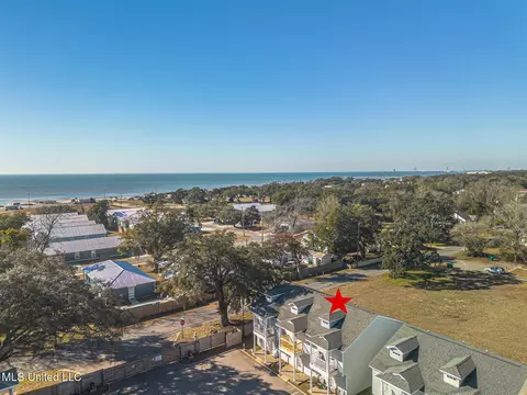 1101 Century Oaks Dr #B, Gulfport, MS 39507