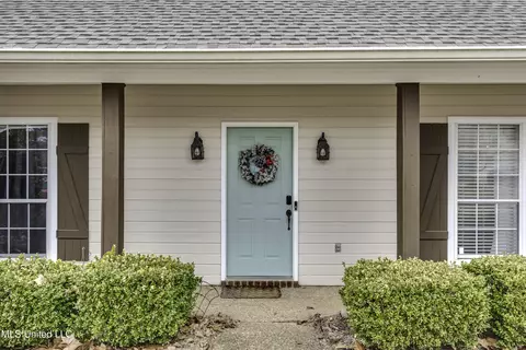 Exterior - 1063 Bayberry Dr, Flowood, MS 39232 photo 12 of 13