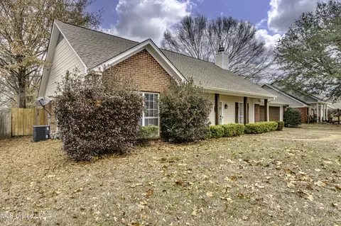 Exterior - 1063 Bayberry Dr, Flowood, MS 39232 photo 11 of 13