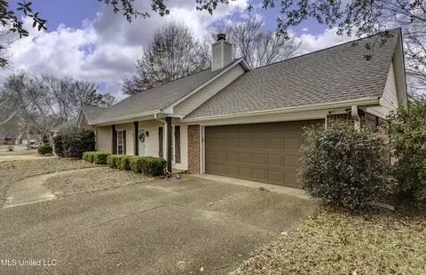 Exterior - 1063 Bayberry Dr, Flowood, MS 39232 photo 7 of 13