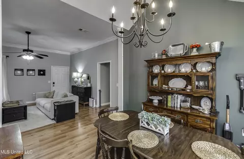 Dining - 1063 Bayberry Dr, Flowood, MS 39232 photo 4 of 4