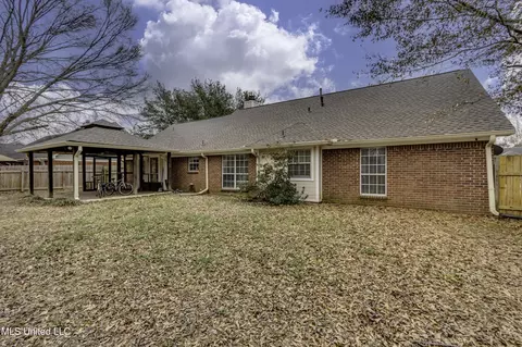 Exterior - 1063 Bayberry Dr, Flowood, MS 39232 photo 6 of 13