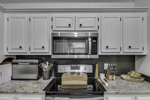 Kitchen - 1063 Bayberry Dr, Flowood, MS 39232 photo 2 of 3