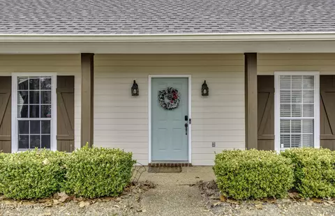 Exterior - 1063 Bayberry Dr, Flowood, MS 39232 photo 9 of 13