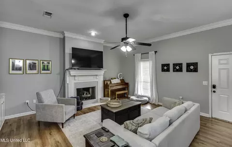 Living - 1063 Bayberry Dr, Flowood, MS 39232 photo 2 of 2
