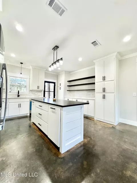 Kitchen - 391 Scr 62, Magee, MS 39111 photo 7 of 8