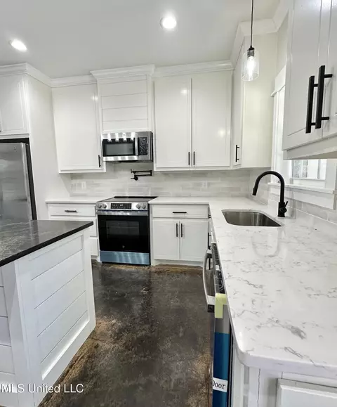 Kitchen - 391 Scr 62, Magee, MS 39111 photo 1 of 8