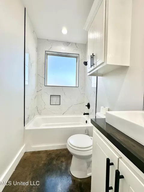 Bath - 391 Scr 62, Magee, MS 39111 photo 1 of 5