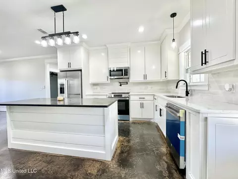 Kitchen - 391 Scr 62, Magee, MS 39111 photo 6 of 8