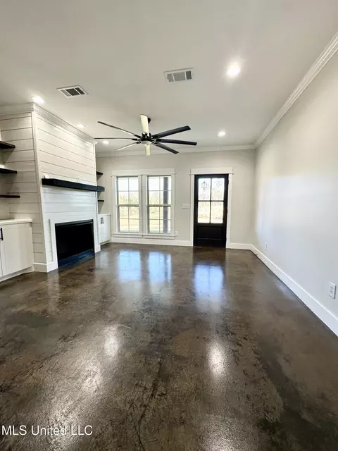 Living - 391 Scr 62, Magee, MS 39111 photo 1 of 3
