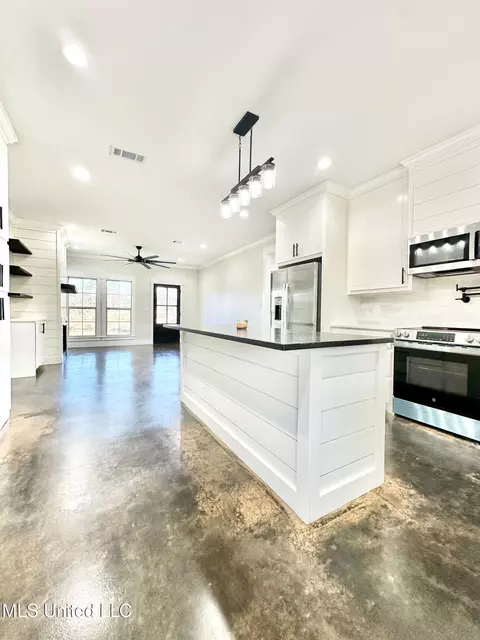 Kitchen - 391 Scr 62, Magee, MS 39111 photo 2 of 8