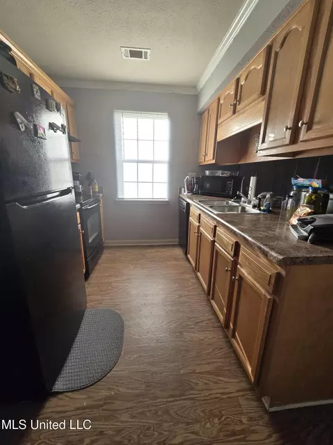 Kitchen - 212 Callaway Cir, Byram, MS 39272 photo 1 of 3