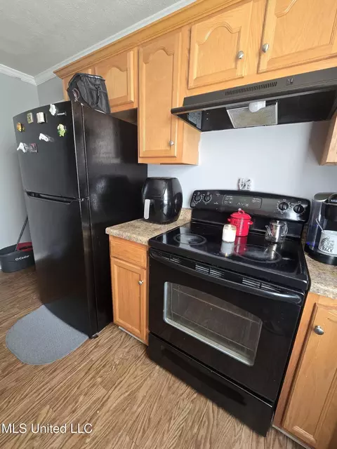 Kitchen - 212 Callaway Cir, Byram, MS 39272 photo 3 of 3