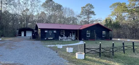 10401 Dawnridge Dr, Moss Point, MS 39562