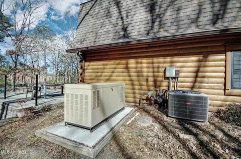 Exterior - 407 Warwick Rd, Clinton, MS 39056 photo 12 of 16