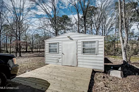 Exterior - 407 Warwick Rd, Clinton, MS 39056 photo 7 of 16