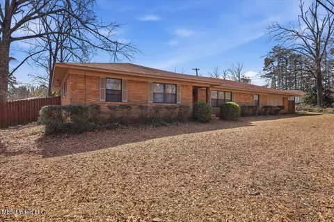 621 Middleton Rd, Winona, MS 38967