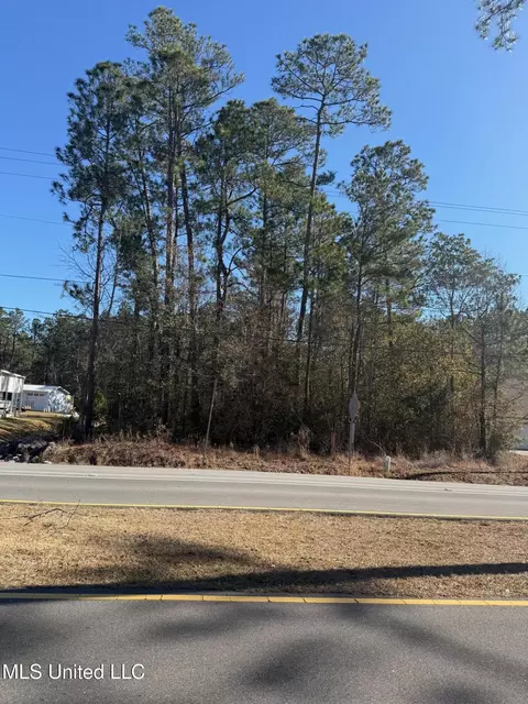 79322 E Diamondhead Dr, Diamondhead, MS 39525 photo 2