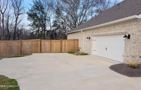 239 Copper Creek Dr, Clinton, MS 39056 photo 3