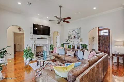 Living - 140 Glenwild Trl, Canton, MS 39046 photo 2 of 3