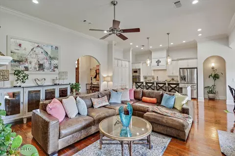 Living - 140 Glenwild Trl, Canton, MS 39046 photo 3 of 3