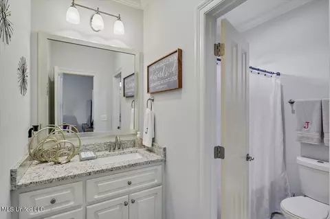 Bath - 140 Glenwild Trl, Canton, MS 39046 photo 6 of 6
